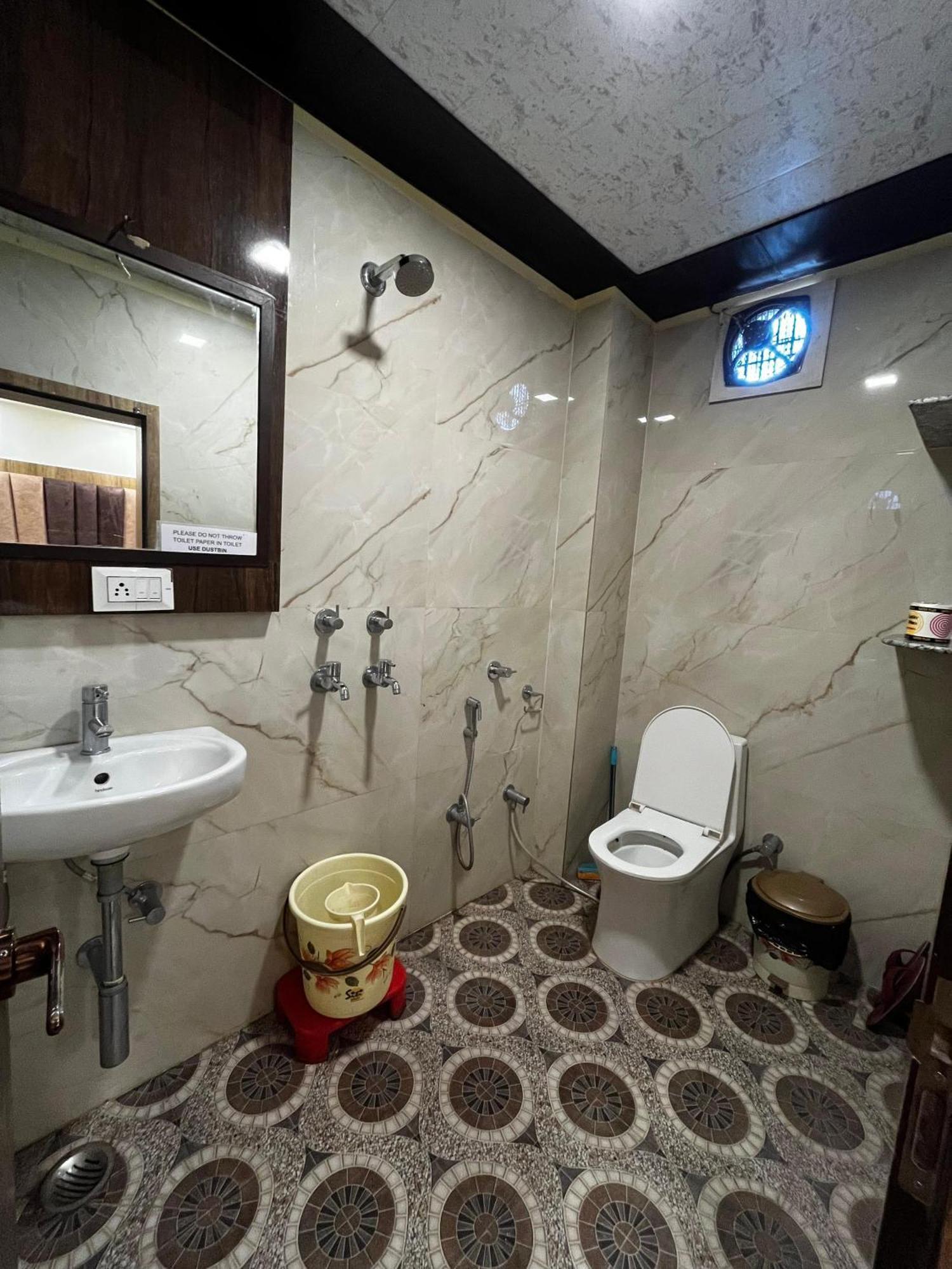 Ks Paying Guest House Waranasi Zewnętrze zdjęcie