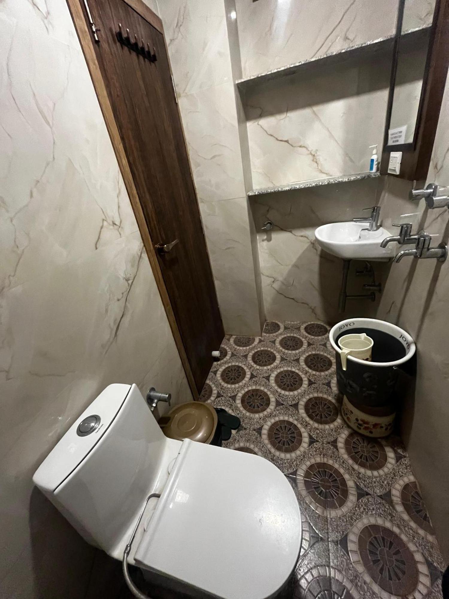 Ks Paying Guest House Waranasi Zewnętrze zdjęcie