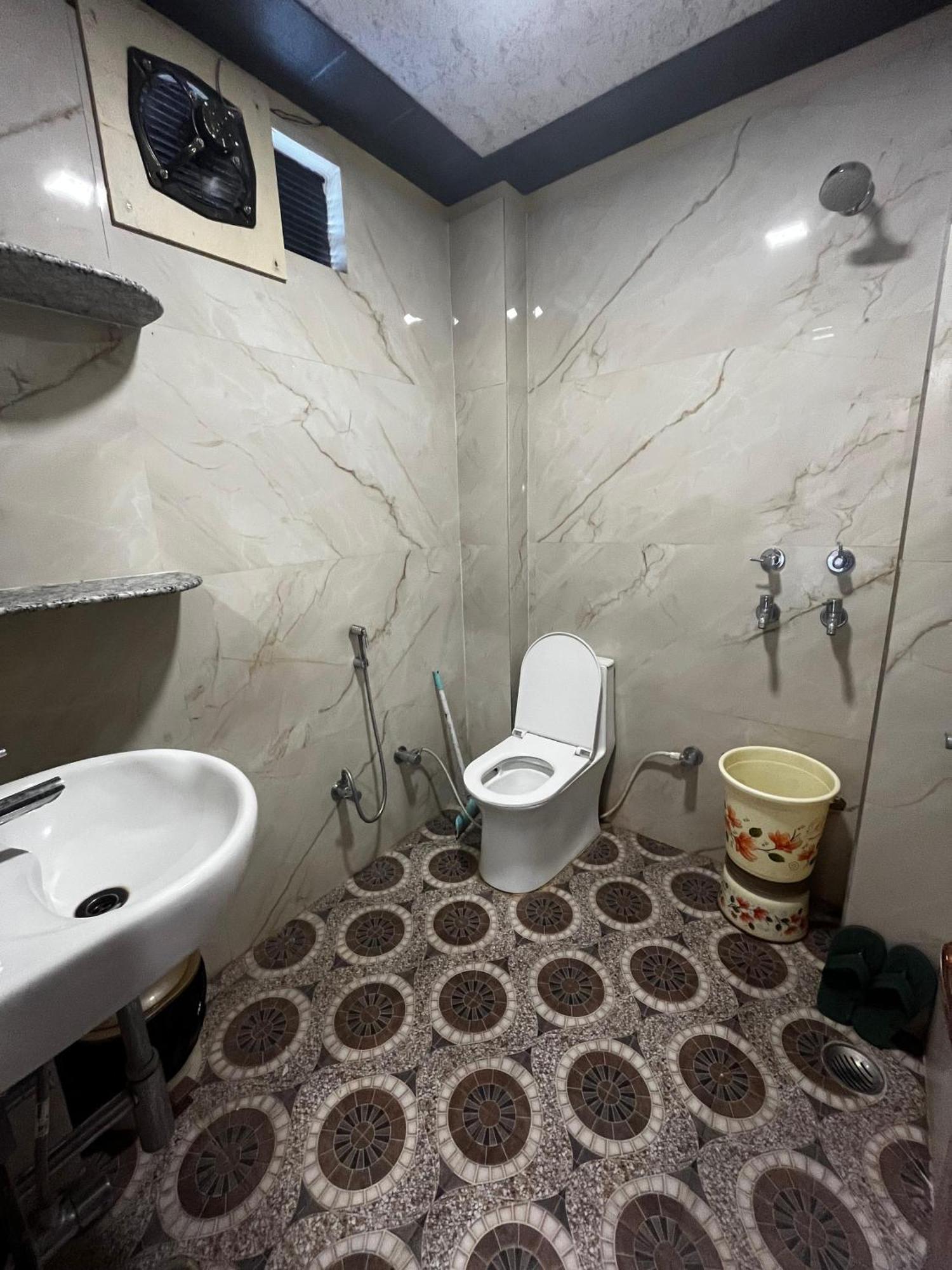 Ks Paying Guest House Waranasi Zewnętrze zdjęcie